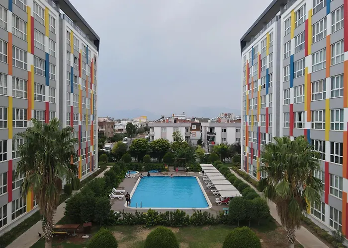 Sunshine Airport - Spa, Pool 88 Apartment